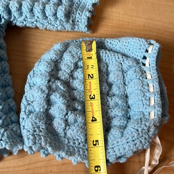 Baby Handknitted cardigan and bonnet set color baby blue - Picture 13 of 17
